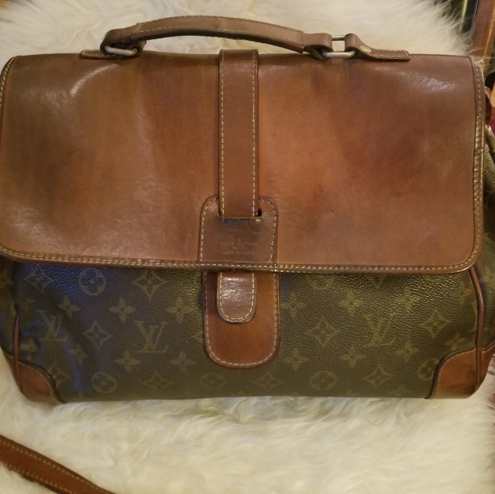 Vintage Louis Vuitton shoulder messenger bag